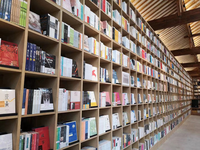 糧倉變書倉 云南首家先鋒書店落戶大理沙溪鎮